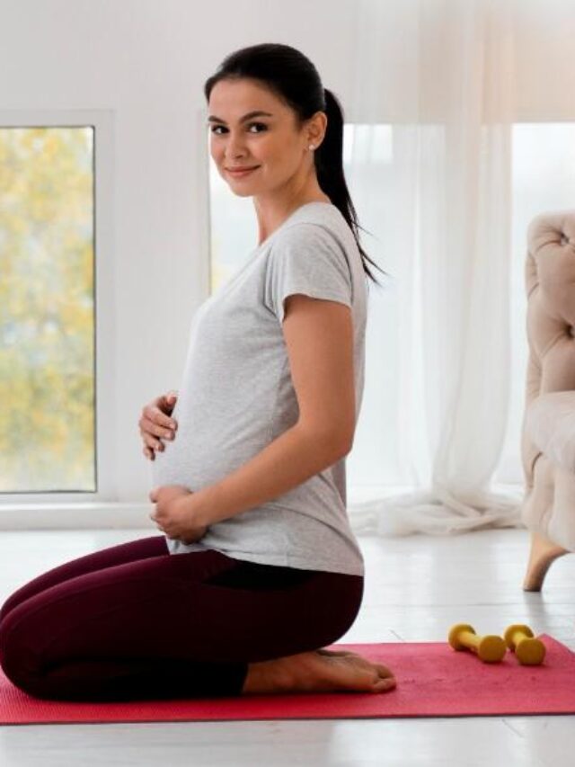sideways-pregnant-woman-doing-yoga1